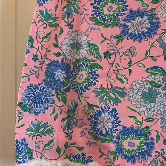 Lilly Pulitzer Pink Skort with Blue Floral Design - Picture 4 of 6